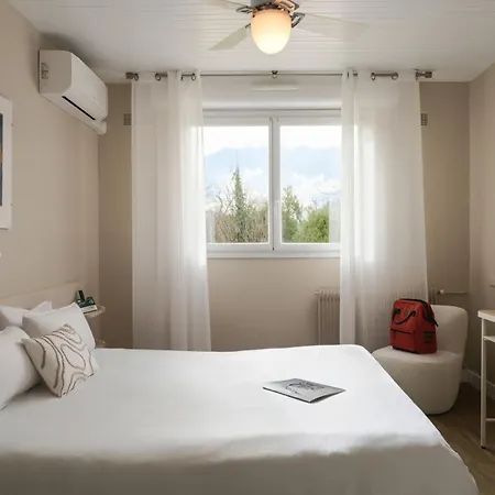 Hotell Logis Thermal 3*